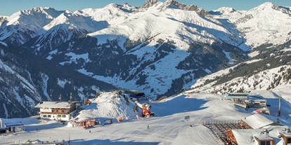 Skiregion - Tiroler Unterland - Übersicht Penkenjoch/Finkenberger Almbahnen mit Blick Richtung Rastkogel und Eggalm - Ski- und Gletscherwelt Zillertal 3000