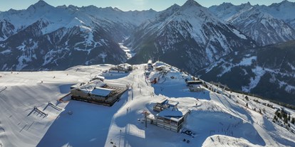 Skiregion - Tiroler Unterland - Übersicht Penkenjoch/Finkenberger Almbahnen mit Blick Richtung Stillup-Speicher - Ski- und Gletscherwelt Zillertal 3000