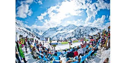Skiregion - Tiroler Oberland - Lägendäre Events - hier das Snow Volleyball. - Ski Arlberg