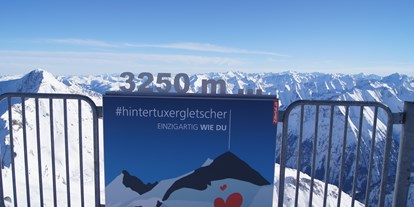 Skiregion - Halfpipe - Auf der Panoramaterrasse auf 3.250m am Hintertuxer Gletscher - Skigebiet Hintertuxer Gletscher
